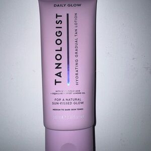 Tanologist Daily Glow Hydrating Gradual Tan Lotion - Purple